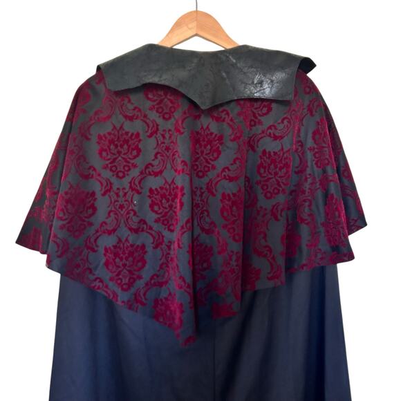 Spirit Halloween Vampire Costume Cape & Pants Sz M - Picture 6 of 11